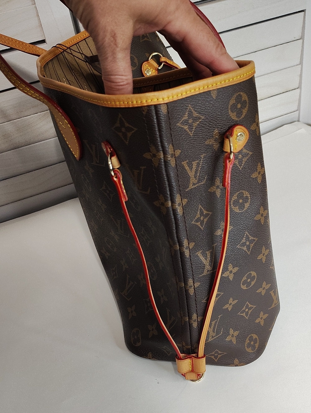 DUPE: NOT Authentic LV Neverfull Tote w/ Wallet                      M - Picture 7 of 13